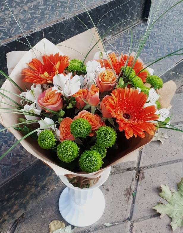 Букет цветов из: Герберы, Хризантемы, Альстромерии и Розы в Октябрьской