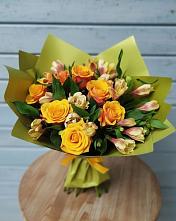 Букет цветов из:  Альстромерии и Розы в Октябрьской