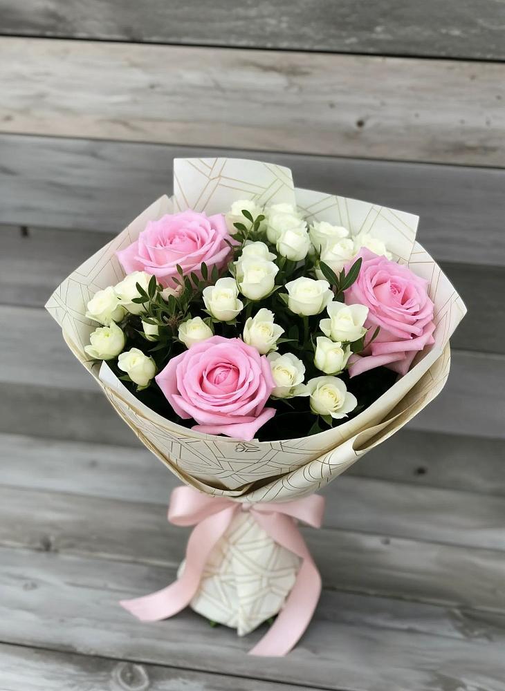 Букет цветов из: Розы в Октябрьской