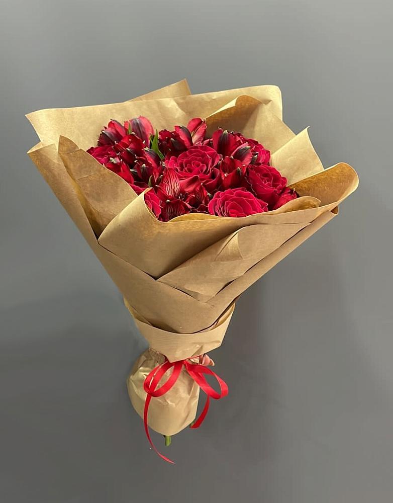 Букет цветов из: Альстромерии и Розы в Октябрьской