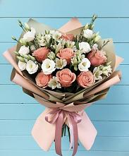 Букет цветов из:  Розы, Альстромерии и Лизиантусы в Октябрьской