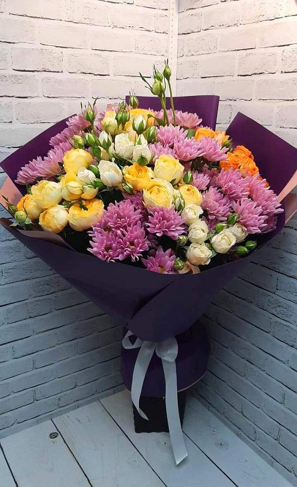 Букет цветов из: Хризантемы и Розы в Октябрьской