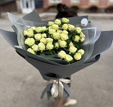 Букет Белые кустовые розы Солинеро в Октябрьской
