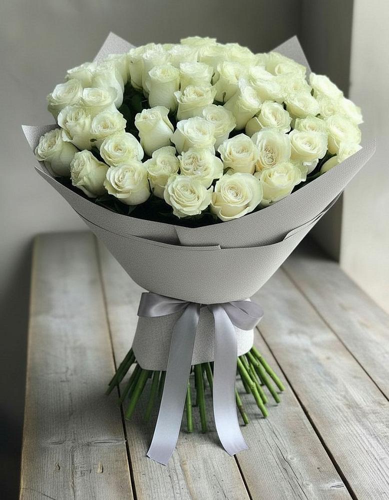 Букет 35 Белых роз в Октябрьской