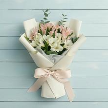 Букет цветов из:  Альстромерии в Октябрьской