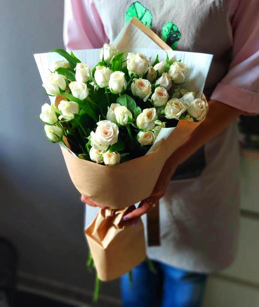 Букет цветов из: Розы в Октябрьской