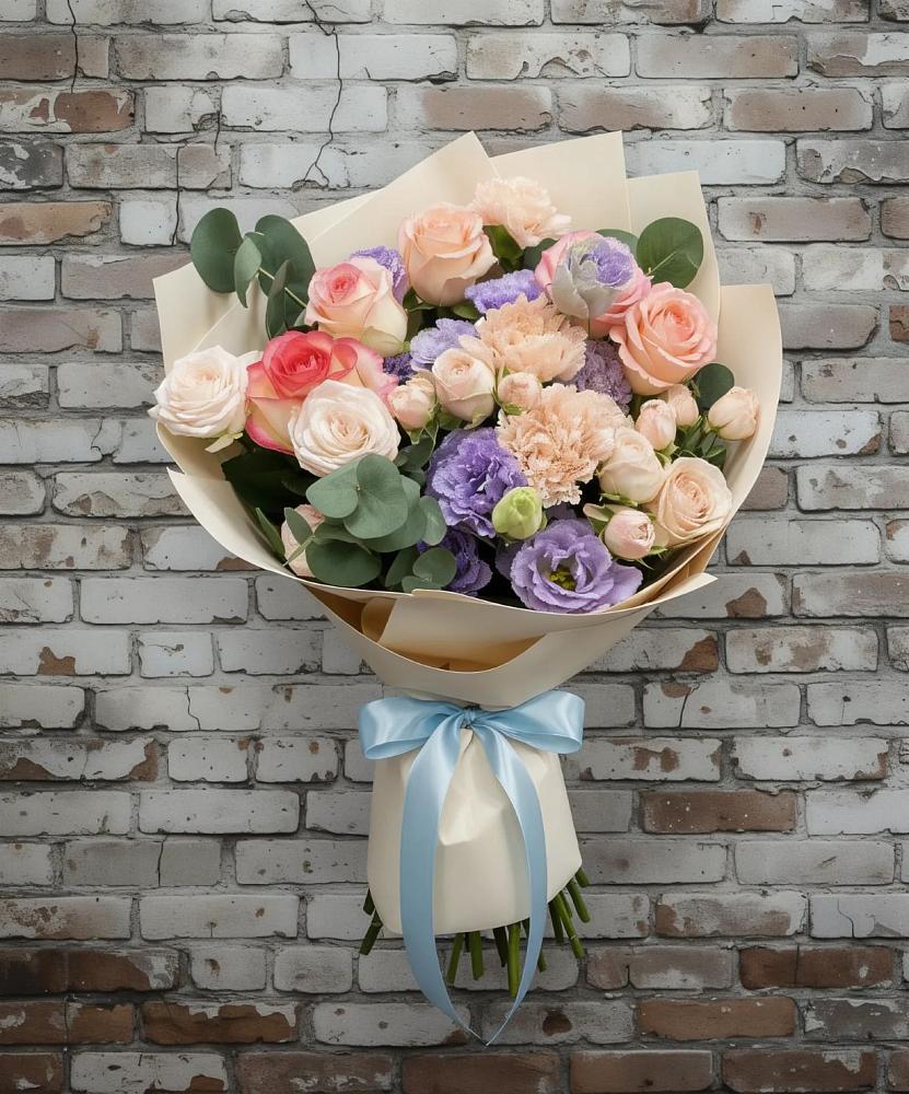 Букет цветов из: Розы, Лизиантусы и Гвоздики в Октябрьской