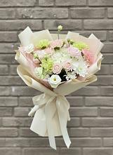 Букет цветов из:  Гвоздики, Розы, Лизиантусы и Хризантемы #REPLACE_PRED# Октябрьской
